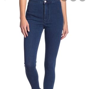 2/$60 Levi's runaround super skinny jeggings